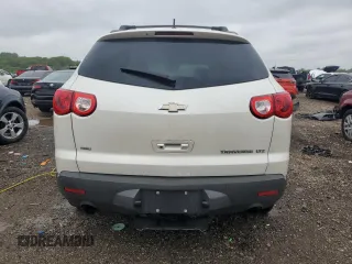 2012 Chevrolet Traverse LTZ z VIN 1GNKVLED5CJ155527, wystawiony jako Copart lot #57597285 z przebiegiem Nie podano mil oraz Szkoda całkowita • Salvage title. Historia ofert i sprzedaży dostępna na DreamBid. Obrazek 6.