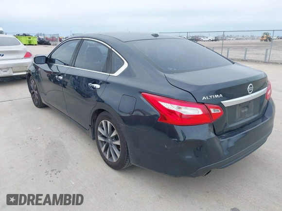 2017 Nissan Altima SV z VIN 1N4AL3AP8HC262812, wystawiony jako IAAI lot #41368404 z przebiegiem 190 734 mil mil oraz . Historia ofert i sprzedaży dostępna na DreamBid. Obrazek 3.