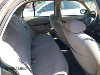 1999 Mercury Grand Marquis GS z VIN 2MEFM74W6XX626426, wystawiony jako IAAI lot #42231219 z przebiegiem 121 406 mil mil oraz . Historia ofert i sprzedaży dostępna na DreamBid. Obrazek 8.