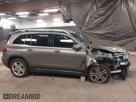2021 Mercedes-Benz GLB 250 z VIN W1N4M4HB9MW101276, wystawiony jako IAAI lot #41010447 z przebiegiem 66 897 mil mil oraz . Historia ofert i sprzedaży dostępna na DreamBid. Obrazek 13.
