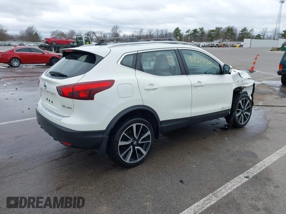 2017 Nissan Rogue SL z VIN JN1BJ1CR8HW107542, wystawiony jako IAAI lot #41820930 z przebiegiem 44 219 mil mil oraz . Historia ofert i sprzedaży dostępna na DreamBid. Obrazek 4.