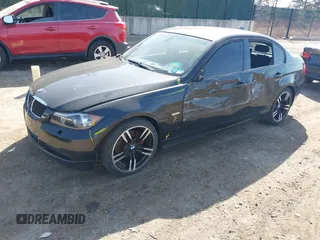 2007 BMW 3 Series 328xi z VIN WBAVC73537KP34639, wystawiony jako IAAI lot #41781545 z przebiegiem 115 107 mil mil oraz . Historia ofert i sprzedaży dostępna na DreamBid. Obrazek 2.