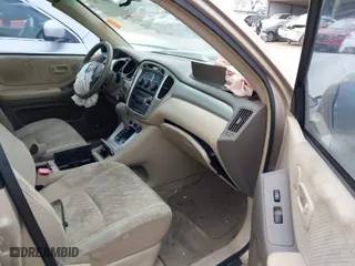 2006 Toyota Highlander w/3rd Row with VIN JTEDP21A560120381, listed as a IAAI auction lot 41077263 with 210,170 mi miles. Bid and sale history available at carsss.com. Image 5.