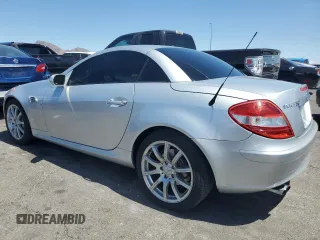 2005 Mercedes-Benz SLK 230/320 z VIN WDBWK56F35F022445, wystawiony jako Copart lot #53708015 z przebiegiem 130 264 mil mil oraz Szkoda całkowita • Salvage title. Historia ofert i sprzedaży dostępna na DreamBid. Obrazek 2.