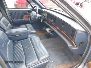 1992 Buick Park Avenue с VIN 1G4CW53L6N1610450, выставлен на аукционе IAAI как лот 42227069 с пробегом 92 419 миль миль и . История ставок и продаж доступна на DreamBid. Изображение 5.