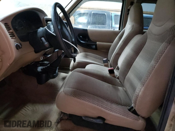 1999 Ford Ranger XLT z VIN 1FTZR15X8XPC01171, wystawiony jako Copart lot #49480315 z przebiegiem 137 760 mil mil oraz Czysty tytuł • Clean title. Historia ofert i sprzedaży dostępna na DreamBid. Obrazek 7.
