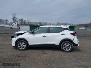 2024 Nissan Kicks S with VIN 3N1CP5BV1RL543522, listed as a IAAI auction lot 41907515 with 11,377 mi miles. Bid and sale history available at carsss.com. Image 14.