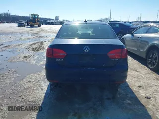 2012 Volkswagen Jetta SE с VIN 3VWDX7AJ7CM307161, выставлен на аукционе IAAI как лот 41332691 с пробегом 193 920 миль миль и . История ставок и продаж доступна на DreamBid. Изображение 16.