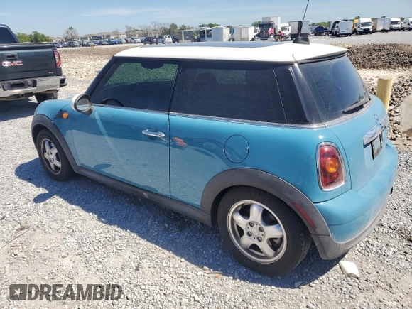 2008 MINI Hardtop with VIN WMWMF33518TT59583, listed as a Copart auction lot 50742985 with 101,831 mi miles and Clean Title. Bid and sale history available at DreamBid. Image 2.