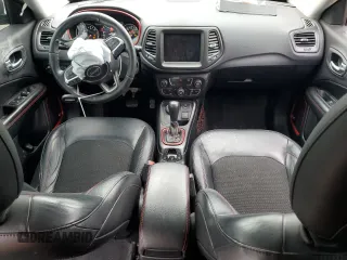 2018 Jeep Compass Trailhawk z VIN 3C4NJDDB4JT147867, wystawiony jako Copart lot #55981295 z przebiegiem 107 718 mil mil oraz Szkoda całkowita • Salvage title. Historia ofert i sprzedaży dostępna na DreamBid. Obrazek 8.
