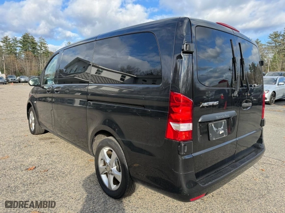 2018 Mercedes-Benz Metris Passenger Van with VIN WD4PG2EE3J3357656, listed as a Copart auction lot 82755804 with 181,397 mi miles and Clean Title. Bid and sale history available at carsss.com. Image 3.