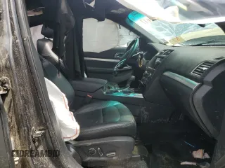 2017 Ford Explorer XLT z VIN 1FM5K8DH8HGA21577, wystawiony jako Copart lot #56298555 z przebiegiem 104 874 mil mil oraz Szkoda całkowita • Salvage title. Historia ofert i sprzedaży dostępna na DreamBid. Obrazek 7.