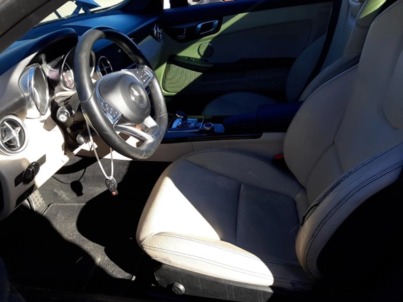 2018 Mercedes-Benz SLC 300 z VIN WDDPK3JA5JF153267, wystawiony jako Copart lot #40663664 z przebiegiem 45 281 mil mil oraz . Historia ofert i sprzedaży dostępna na DreamBid. Obrazek 7.