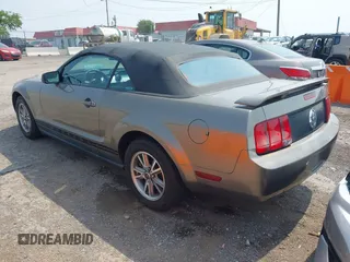 2005 Ford Mustang Deluxe with VIN 1ZVFT84N955183489, listed as a IAAI auction lot 42473437 with 221,709 mi miles and . Bid and sale history available at DreamBid. Image 3.