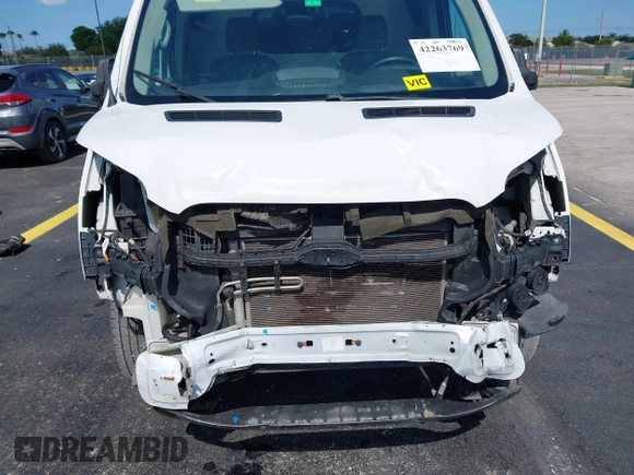 2018 Ford Transit с VIN 1FTYR1YM4JKB29869, выставлен на аукционе IAAI как лот 42263769 с пробегом 138 479 миль миль и . История ставок и продаж доступна на DreamBid. Изображение 6.