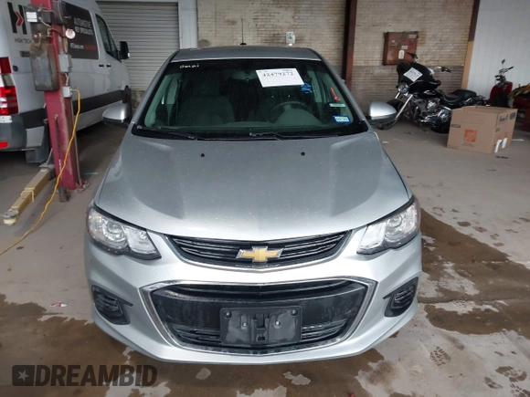 2019 Chevrolet Sonic LT z VIN 1G1JD5SB2K4144335, wystawiony jako IAAI lot #42479272 z przebiegiem 111 453 mil mil oraz . Historia ofert i sprzedaży dostępna na DreamBid. Obrazek 11.