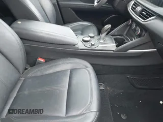 2019 Alfa Romeo Stelvio z VIN ZASPAKAN8K7C40495, wystawiony jako IAAI lot #41693705 z przebiegiem 36 415 mil mil oraz . Historia ofert i sprzedaży dostępna na DreamBid. Obrazek 5.