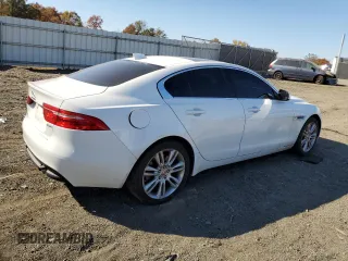2019 Jaguar XE 25t with VIN SAJAR4FX8KCP52067, listed as a Copart auction lot 76584654 with 82,069 mi miles and Salvage Title. Bid and sale history available at carsss.com. Image 3.