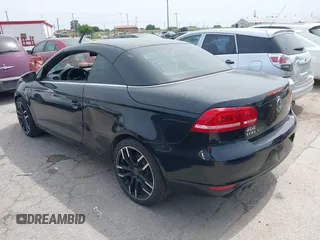 2013 Volkswagen Eos Lux с VIN WVWFW8AH7DV004132, выставлен на аукционе IAAI как лот 42267709 с пробегом 121 299 миль миль и . История ставок и продаж доступна на DreamBid. Изображение 3.