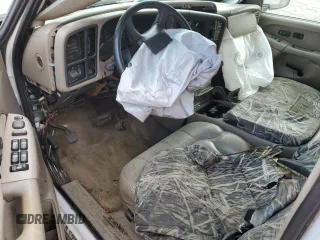 2002 GMC Sierra 1500HD SLE z VIN 1GTGK13U42F162260, wystawiony jako Copart lot #78520144 z przebiegiem Nie podano mil oraz Szkody całkowita. Historia ofert i sprzedaży dostępna na DreamBid. Obrazek 8.