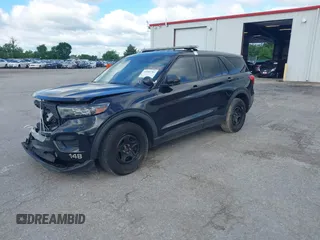 2020 Ford Police Interceptor Utility z VIN 1FM5K8AB4LGB67340, wystawiony jako IAAI lot #41982702 z przebiegiem 37 275 mil mil oraz . Historia ofert i sprzedaży dostępna na DreamBid. Obrazek 2.