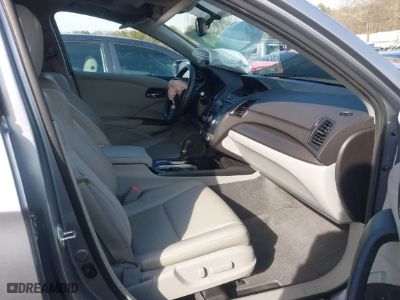 2016 Acura RDX with VIN 5J8TB3H30GL005846, listed as a IAAI auction lot 41606349 with 1 mi miles. Bid and sale history available at carsss.com. Image 5.