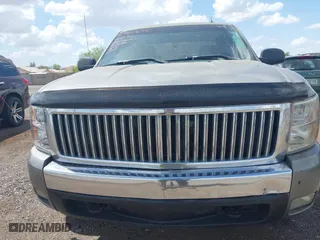 2007 Chevrolet Silverado 1500 Work Truck with VIN 2GCEC19C871592827, listed as a IAAI auction lot 41960690 with 193,154 mi miles. Bid and sale history available at carsss.com. Image 12.