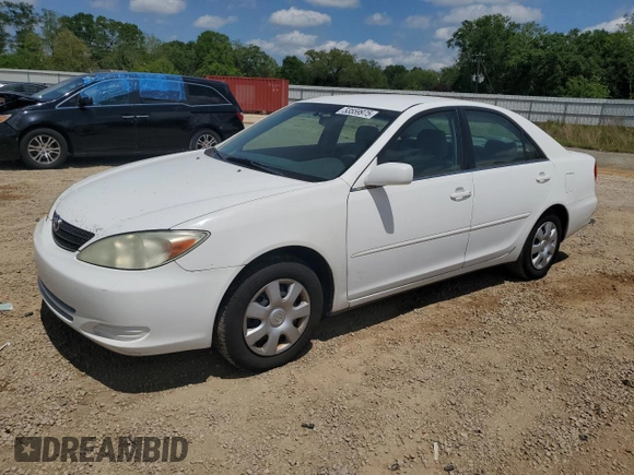 2004 Toyota Camry LE z VIN 4T1BE32K04U367761, wystawiony jako Copart lot #53559975 z przebiegiem 222 411 mil mil oraz Szkoda całkowita • Salvage title. Historia ofert i sprzedaży dostępna na DreamBid. Obrazek 1.