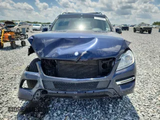 2015 Mercedes-Benz M 350 z VIN 4JGDA5HB3FA553046, wystawiony jako Copart lot #57749985 z przebiegiem 120 138 mil mil oraz Nie do naprawy • Non repairable. Historia ofert i sprzedaży dostępna na DreamBid. Obrazek 5.