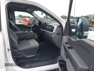 2025 Ford F-250 XL z VIN 1FT7W2BT1SED32938, wystawiony jako IAAI lot #42831510 z przebiegiem 7 496 mil mil oraz . Historia ofert i sprzedaży dostępna na DreamBid. Obrazek 5.