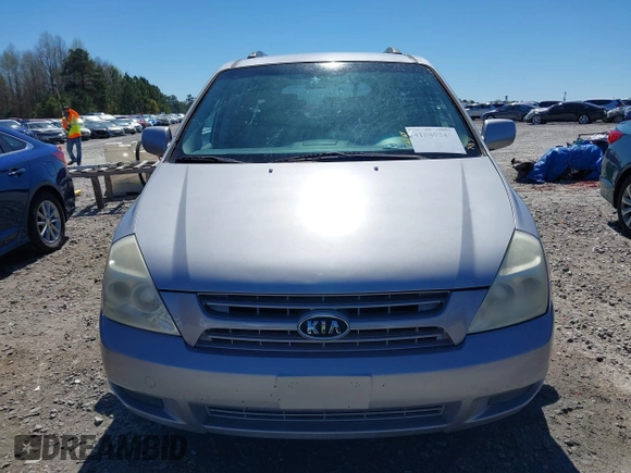 2009 Kia Sedona LX with VIN KNDMB233496315780, listed as a IAAI auction lot 41849241 with 174,224 mi miles. Bid and sale history available at carsss.com. Image 12.
