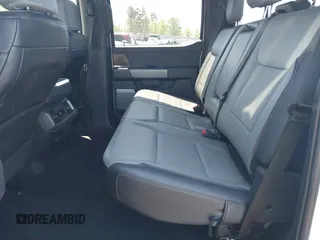2022 Ford F-150 Lightning Pro z VIN 1FTVW1EL3NWG16227, wystawiony jako IAAI lot #41994584 z przebiegiem 23 341 mil mil oraz . Historia ofert i sprzedaży dostępna na DreamBid. Obrazek 8.