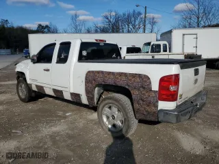 2009 Chevrolet Silverado 1500 LTZ with VIN 1GCEK39049Z136547, listed as a Copart auction lot 82596254 with 171,433 mi miles and Salvage Title. Bid and sale history available at carsss.com. Image 2.