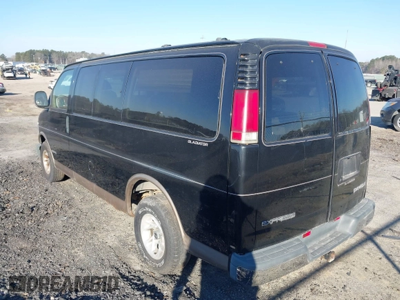 2000 Chevrolet Express Cargo Van w/YF7 with VIN 1GBFG15R6Y1173065, listed as a IAAI auction lot 41357260 with 242,540 mi miles. Bid and sale history available at carsss.com. Image 3.