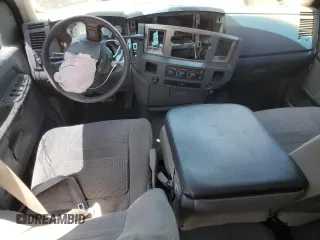 2006 Dodge 1500 SLT z VIN 1D7HA18226J112237, wystawiony jako Copart lot #56991675 z przebiegiem 199 305 mil mil oraz Szkoda całkowita • Salvage title. Historia ofert i sprzedaży dostępna na DreamBid. Obrazek 8.