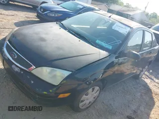 2006 Ford Focus S with VIN 1FAFP34N56W183310, listed as a IAAI auction lot 42058667 with 149,725 mi miles and . Bid and sale history available at carsss.com. Image 2.