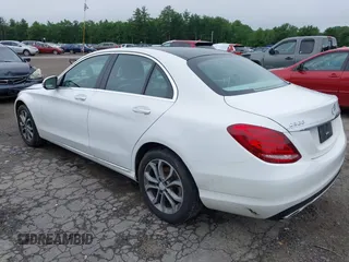2016 Mercedes-Benz C 300 Luxury с VIN 55SWF4KB4GU108596, выставлен на аукционе IAAI как лот 42492677 с пробегом 93 115 миль миль и . История ставок и продаж доступна на DreamBid. Изображение 3.