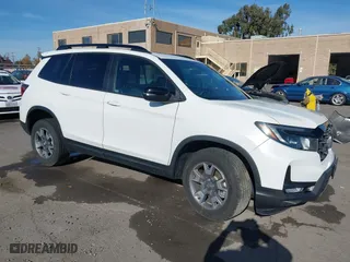 2022 Honda Passport TrailSport with VIN 5FNYF8H62NB001703, listed as a IAAI auction lot 40895797 with 20,325 mi miles. Bid and sale history available at carsss.com. Image 1.