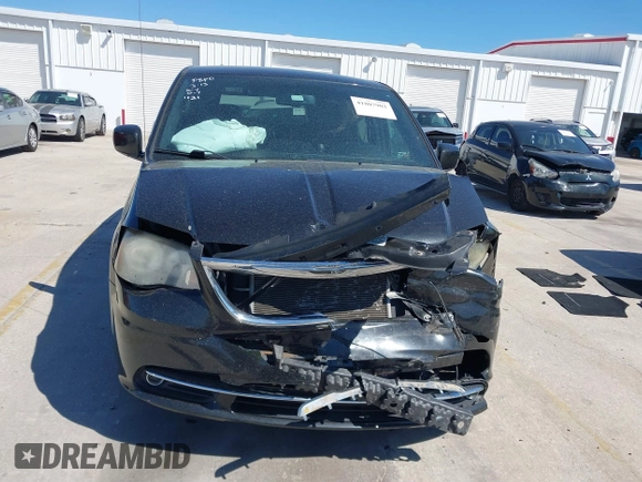 2014 Chrysler Town & Country S with VIN 2C4RC1HG1ER304229, listed as a IAAI auction lot 41807902 with 139,266 mi miles. Bid and sale history available at carsss.com. Image 12.