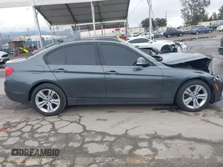 2016 BMW 3 Series 328i z VIN WBA8E9G53GNT85817, wystawiony jako IAAI lot #41765637 z przebiegiem 130 719 mil mil oraz . Historia ofert i sprzedaży dostępna na DreamBid. Obrazek 13.