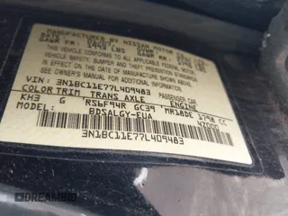 2007 Nissan Versa SL z VIN 3N1BC11E77L409483, wystawiony jako IAAI lot #42525328 z przebiegiem 102 488 mil mil oraz . Historia ofert i sprzedaży dostępna na DreamBid. Obrazek 9.