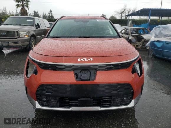 2023 Kia Niro Wave with VIN KNDCT3L13P5021223, listed as a Copart auction lot 47234065 with 40,310 mi miles and Salvage Title. Bid and sale history available at DreamBid. Image 5.