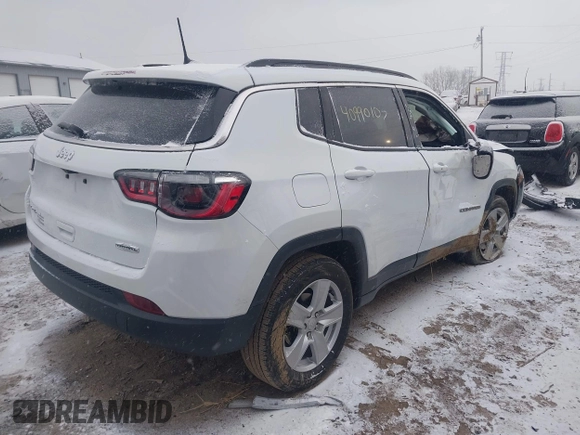 2022 Jeep Compass Latitude with VIN 3C4NJDBB4NT133203, listed as a IAAI auction lot 40990103 with Not provided miles and . Bid and sale history available at DreamBid. Image 4.