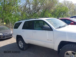 2004 Toyota 4Runner SR5 with VIN JTEBU14R240051707, listed as a IAAI auction lot 42142313 with 222,646 mi miles and . Bid and sale history available at DreamBid. Image 13.
