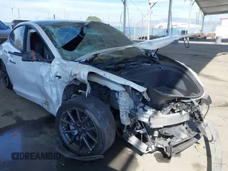 2018 Tesla Model 3 Long Range Battery z VIN 5YJ3E1EB3JF187543, wystawiony jako IAAI lot #41879169 z przebiegiem 74 144 mil mil oraz . Historia ofert i sprzedaży dostępna na DreamBid. Obrazek 6.