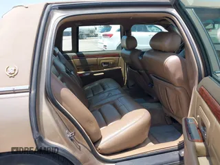 1999 Cadillac DeVille z VIN 1G6KD54Y2XU788781, wystawiony jako IAAI lot #42390531 z przebiegiem 180 328 mil mil oraz . Historia ofert i sprzedaży dostępna na DreamBid. Obrazek 8.