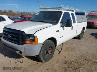 2000 Ford Super Duty F-250 XL with VIN 1FTNX20F4YEA30456, listed as a IAAI auction lot 40752190 with 283,127 mi miles. Bid and sale history available at carsss.com. Image 17.