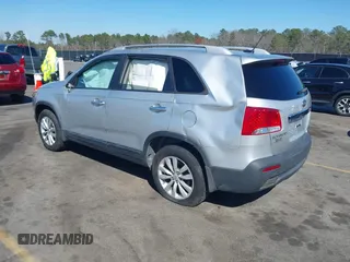 2011 Kia Sorento EX with VIN 5XYKU4A23BG164098, listed as a IAAI auction lot 41694340 with 136,361 mi miles. Bid and sale history available at carsss.com. Image 3.