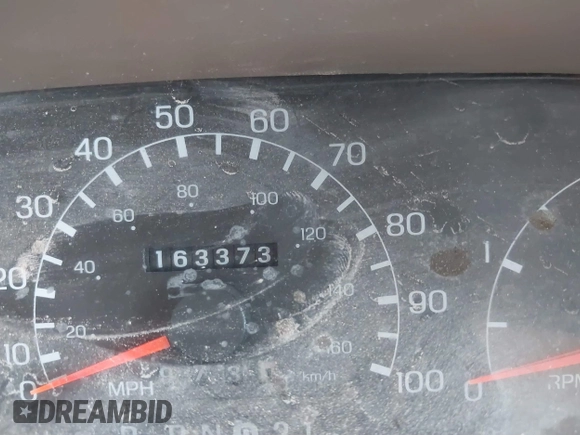 2000 Ford F-350 XL with VIN 1FTSW31F4YEA82549, listed as a IAAI auction lot 41347100 with 163,373 mi miles and . Bid and sale history available at DreamBid. Image 15.