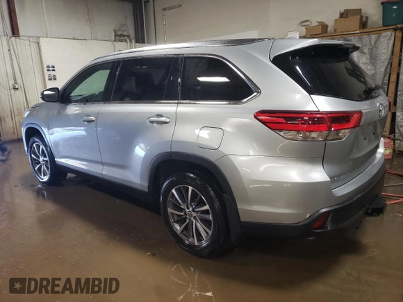 2019 Toyota Highlander SE z VIN 5TDJZRFHXKS745415, wystawiony jako Copart lot #49050585 z przebiegiem 81 440 mil mil oraz Szkoda całkowita • Salvage title. Historia ofert i sprzedaży dostępna na DreamBid. Obrazek 2.